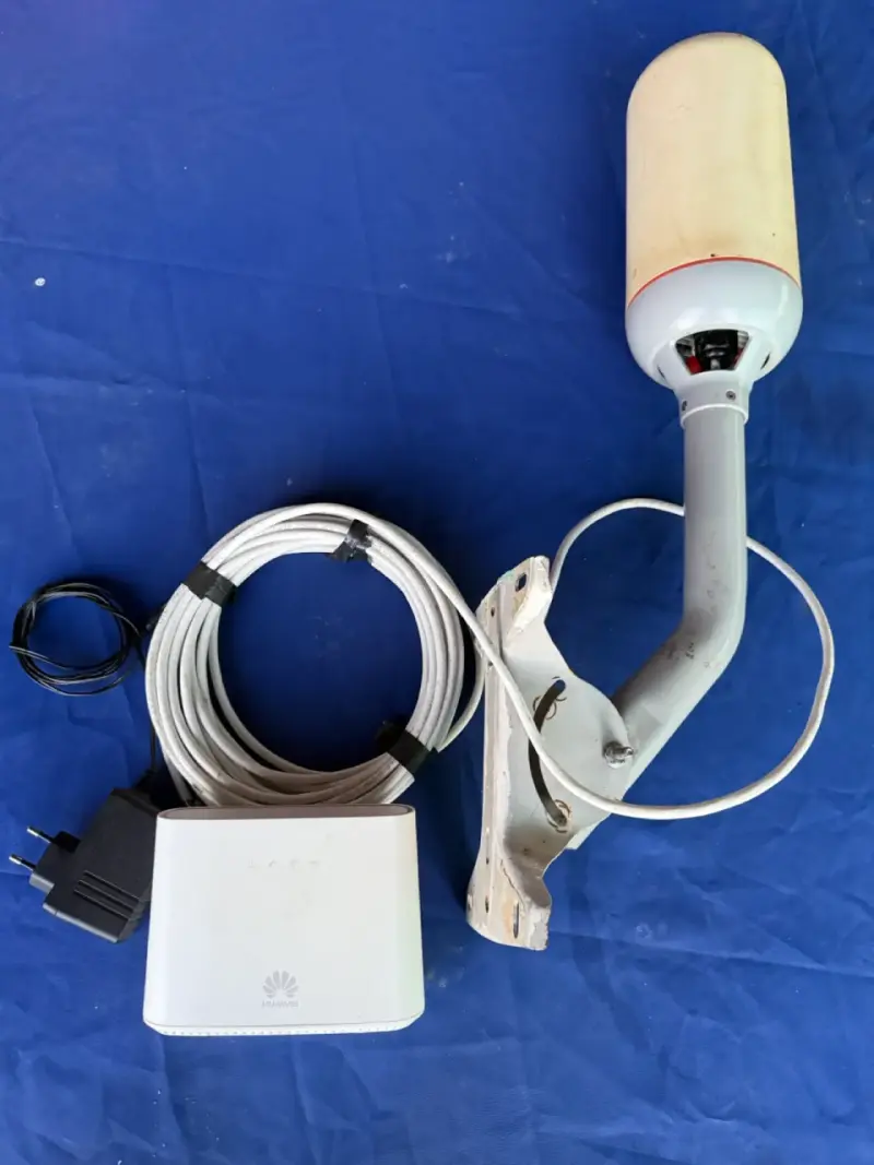 Router Huawei con Antena cables y adaptador - 2