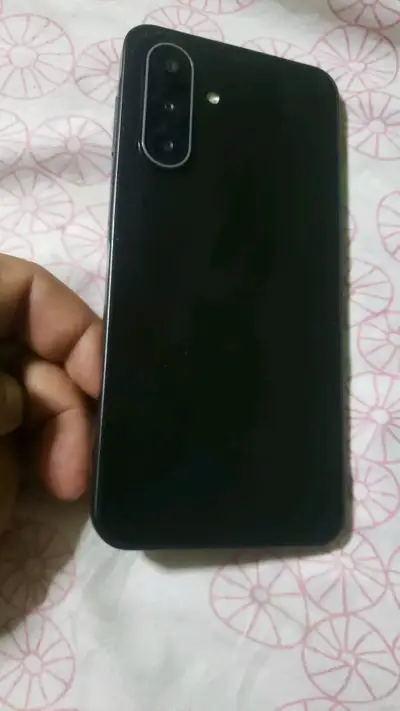 Samsung Galaxy A17 5G con caja y cable - miniatura 3