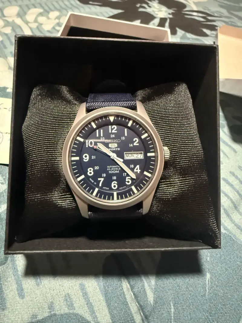 Reloj Seiko 5 Sports automático azul - 1