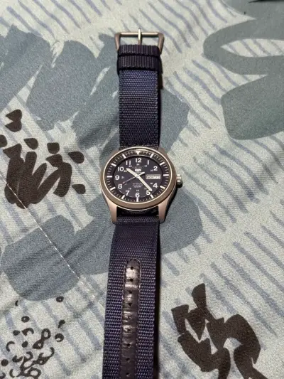 Reloj Seiko 5 Sports automático azul - miniatura 3
