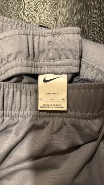 Pantalones deportivos Nike grises para hombre - miniatura 2