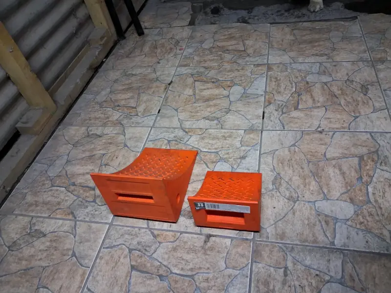 Cuñas de seguridad para vehículos naranja - 1