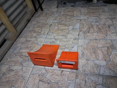 Cuñas  de seguridad para vehículos naranja - miniatura 1