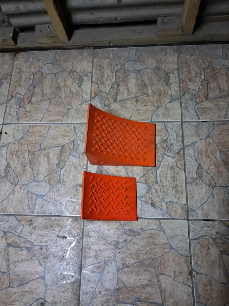 Cuñas de seguridad para vehículos naranja - 2