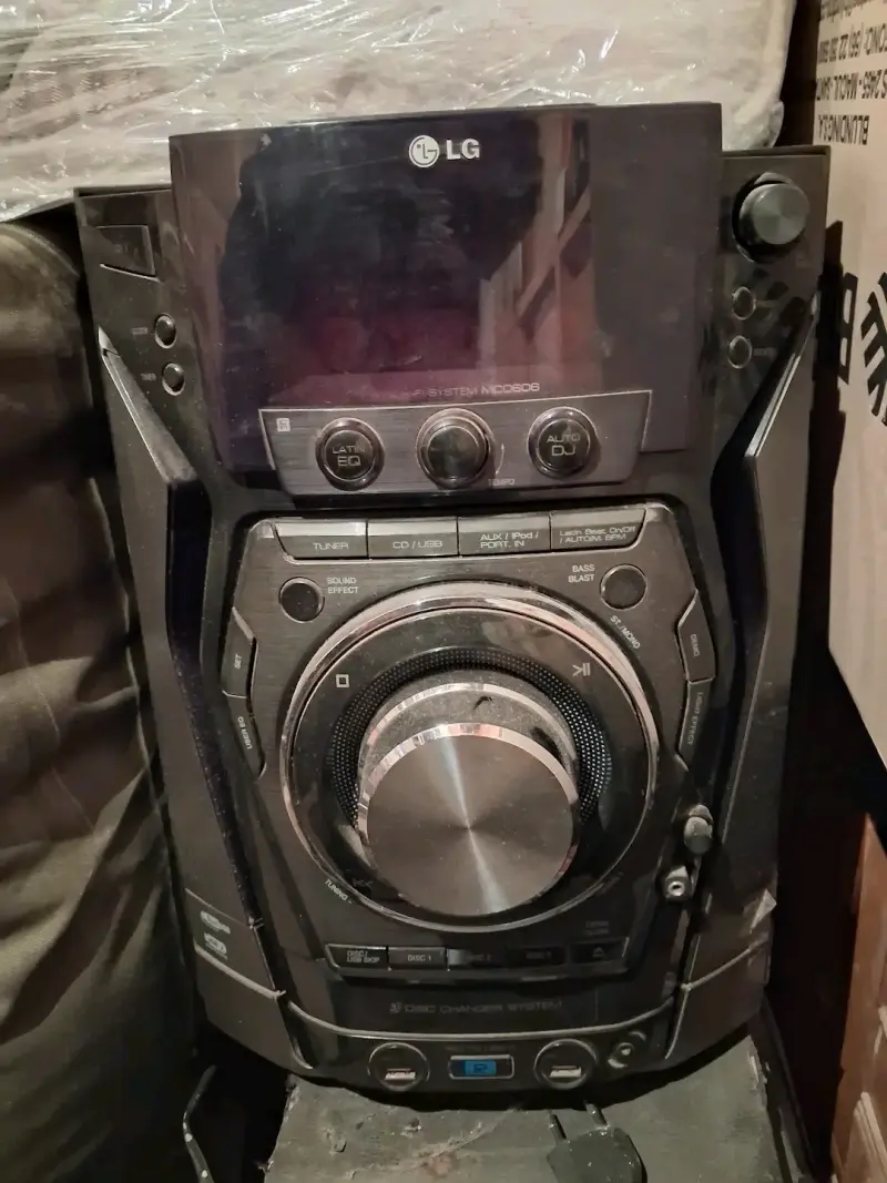 Sistema de sonido LG MCD606 con DJ automático