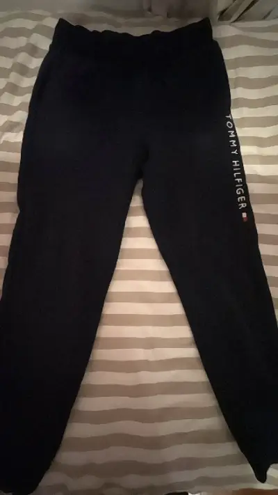 Pantalones deportivos Tommy Hilfiger negros - miniatura 1