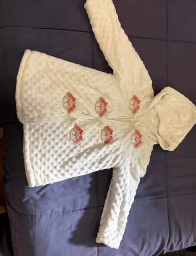 Abrigo infantil con capucha y diseño de ositos - miniatura 3