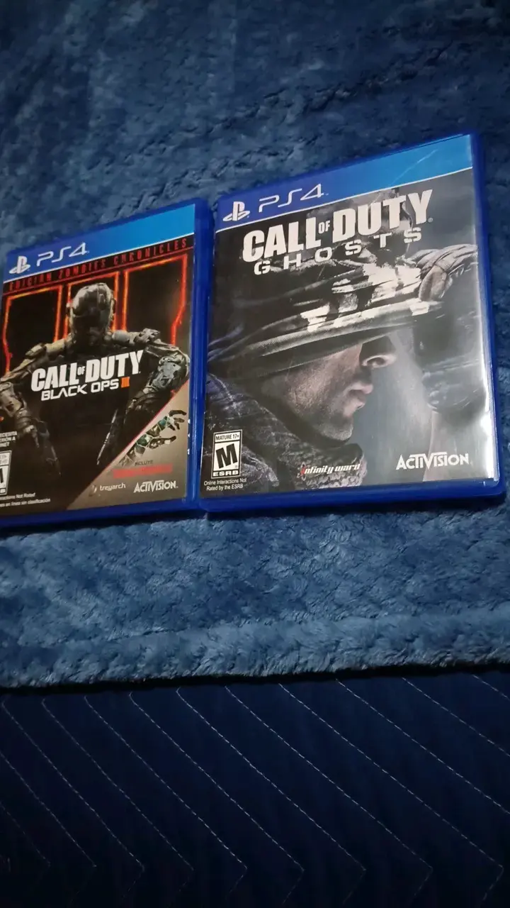 Juegos PS4 Call of Duty Black Ops III y Ghosts
