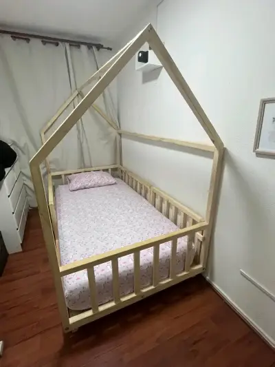 Cama infantil de madera estilo casita - miniatura 6