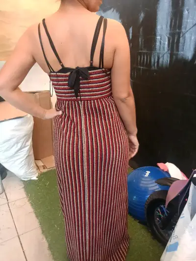 Vestido largo de rayas elegante - miniatura 2