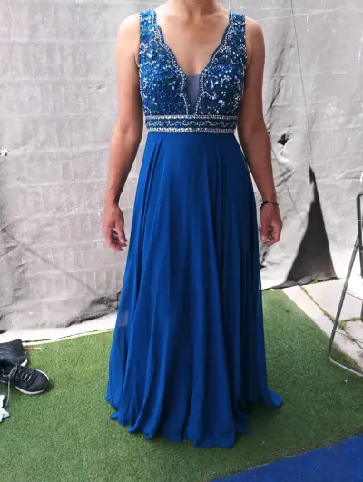 Vestido de gala azul con pedrería - miniatura 2