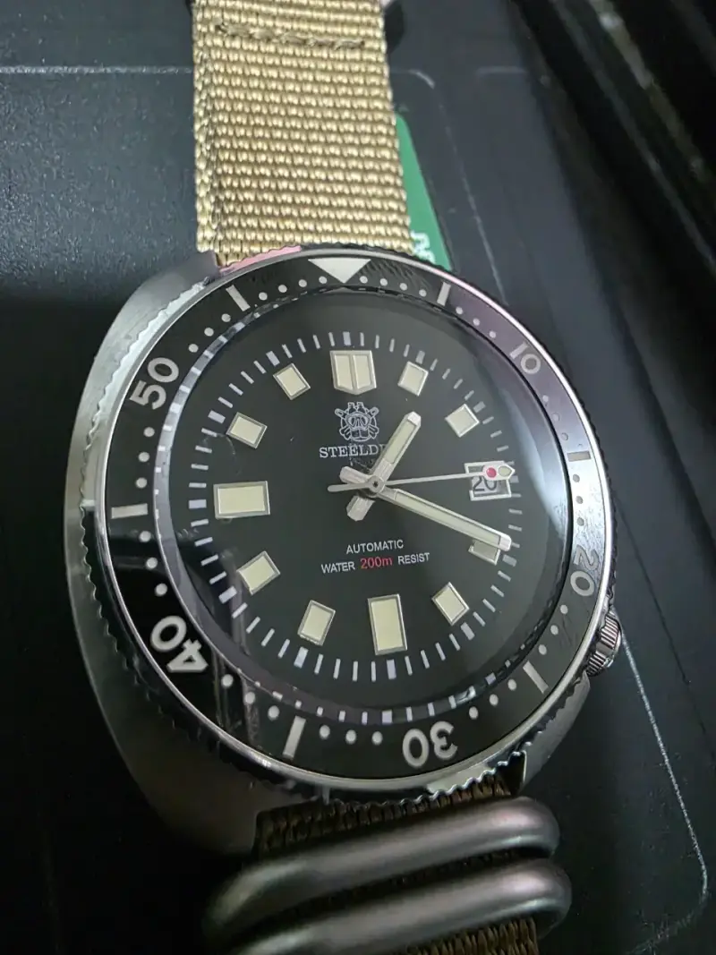 Reloj automático Steeldive 200m resistente al agua - 1
