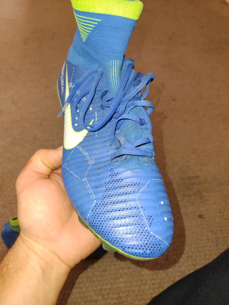 Botines Nike Mercurial azules para fútbol - 2