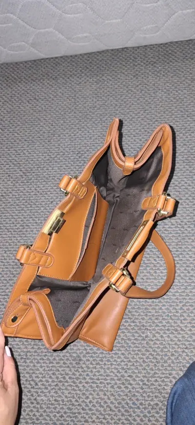 Bolso de cuero marrón con compartimentos - miniatura 4
