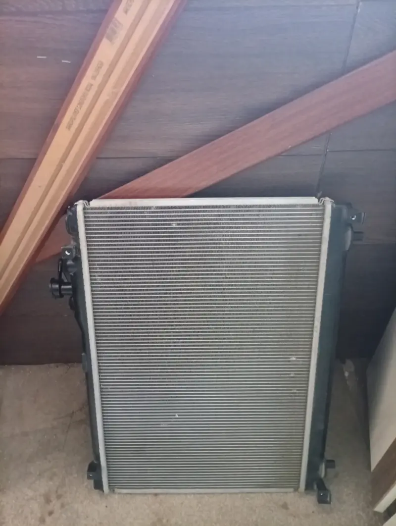 Radiador de auto en buen estado - 1