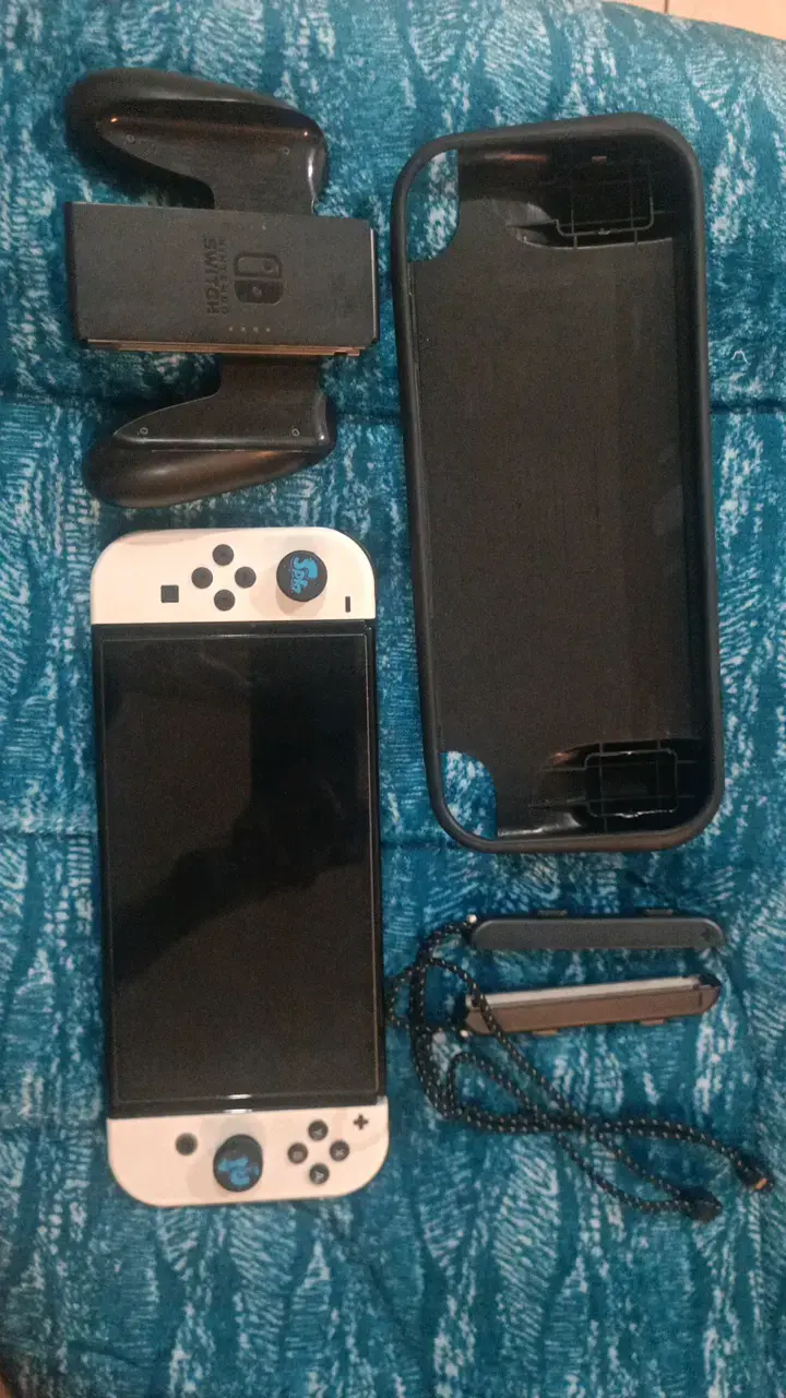 Consola Nintendo Switch con accesorios - 2