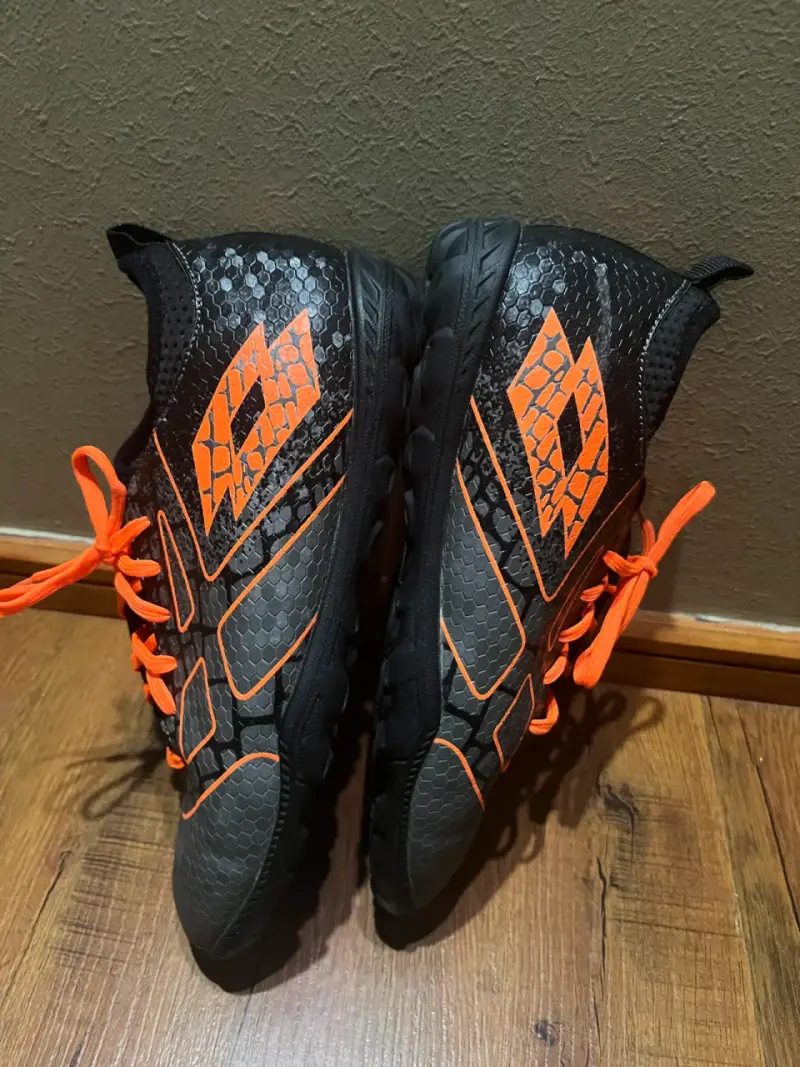 Zapatillas de baby fútbol negras y naranjas - 4
