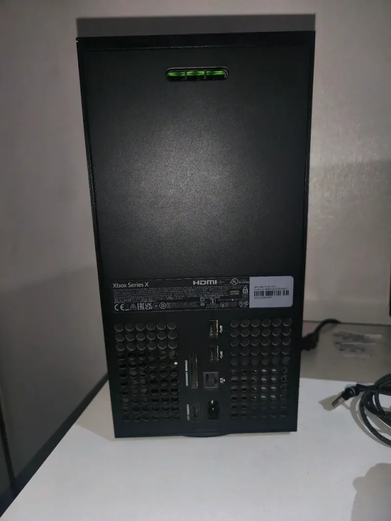 Consola Xbox Series X con control y cable - 2