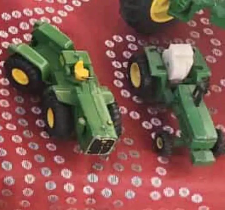 Colección de tractores y vehículos de juguete - 6
