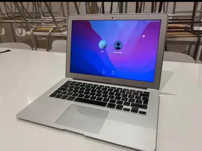 MacBook Air usado en buen estado - miniatura 1