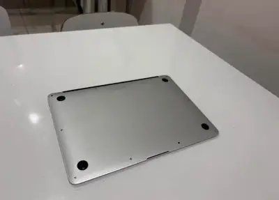MacBook Air usado en buen estado - miniatura 4