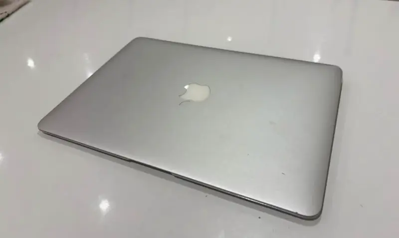 MacBook Air usado en buen estado - 5