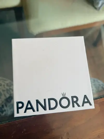 Pulsera Pandora con dije de corazón - miniatura 3