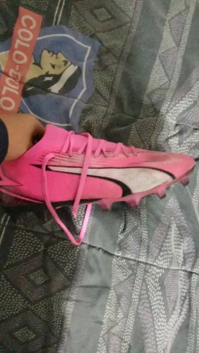 Zapatillas deportivas rosas para fútbol - miniatura 2