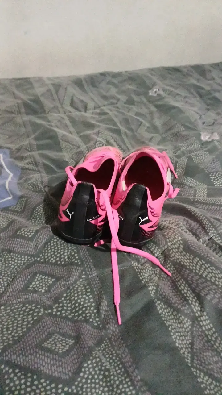 Zapatillas deportivas rosas para fútbol - 3