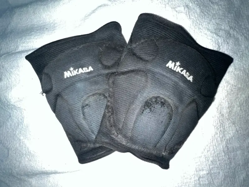 Rodilleras deportivas Mikasa negras - 1