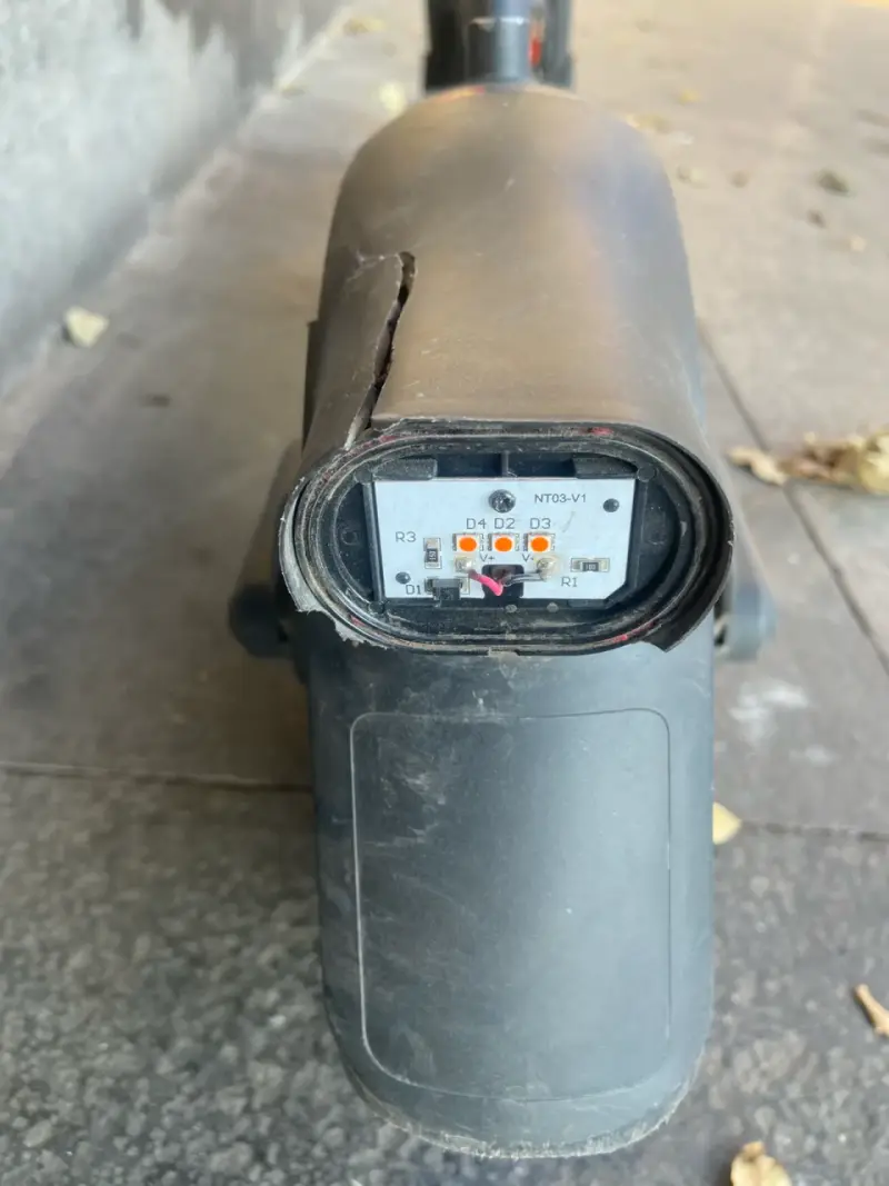 Scooter eléctrico plegable en buen estado - 4