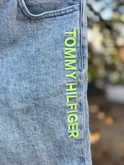 Shorts de mezclilla Tommy Hilfiger para niños - miniatura 2