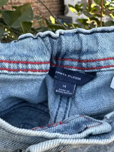 Shorts de mezclilla Tommy Hilfiger para niños - miniatura 4