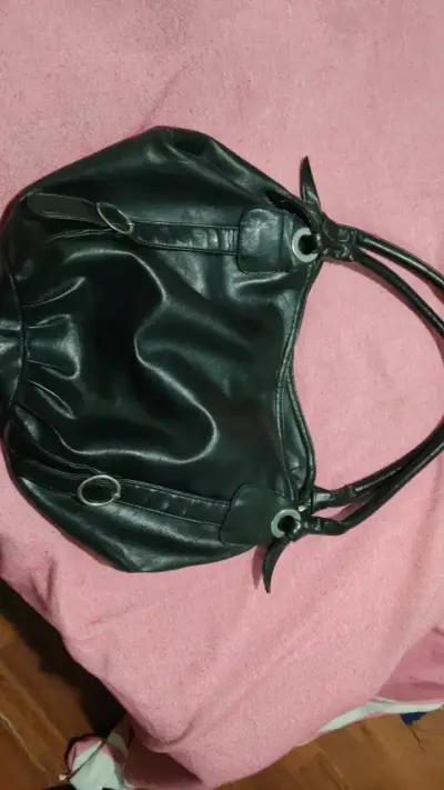 Bolso de cuero negro elegante - miniatura 1