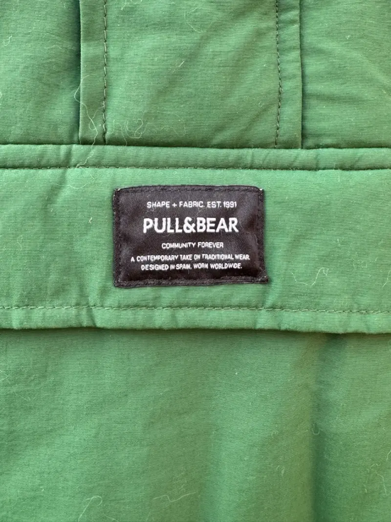 Chaqueta verde Pull&Bear impermeable - 2