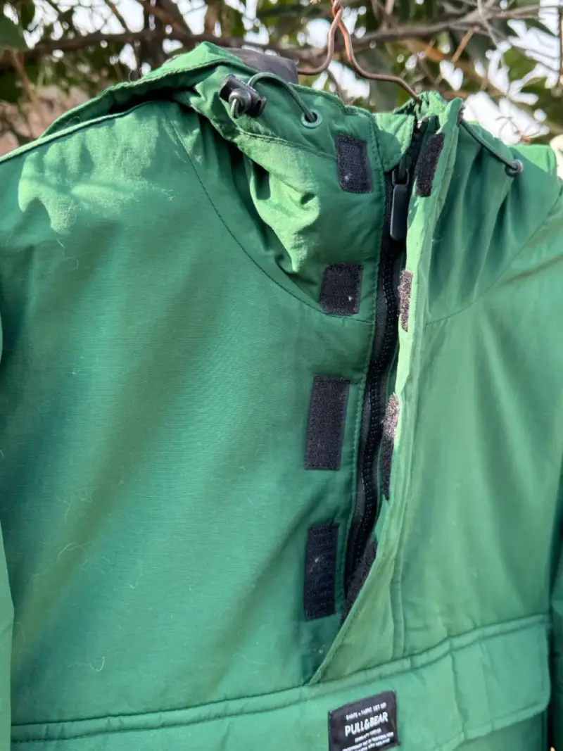 Chaqueta verde Pull&Bear impermeable - 3