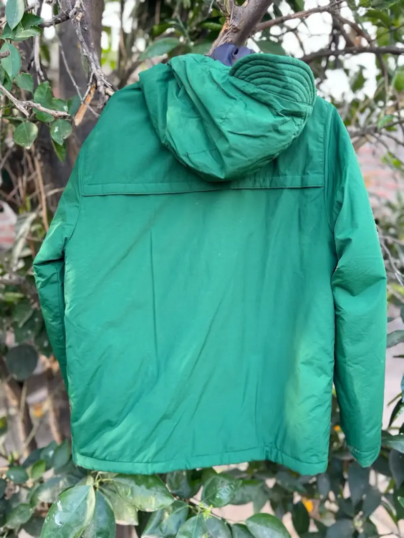 Chaqueta verde Pull&Bear impermeable - 4