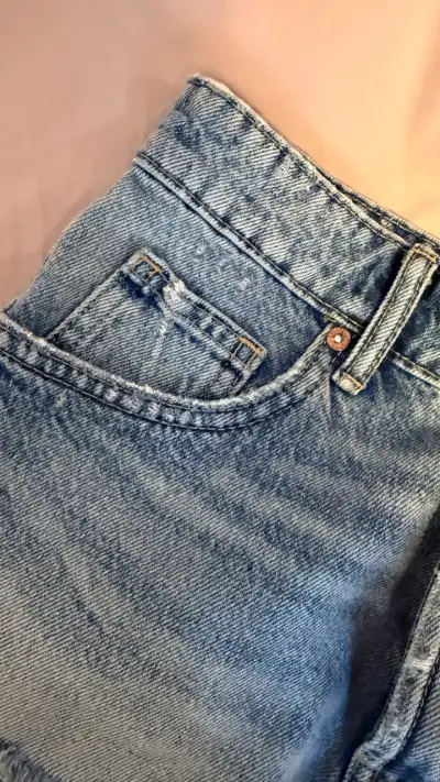 Shorts Zara de mezclilla desgastados - miniatura 3