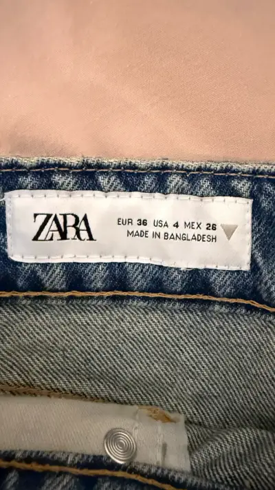 Shorts Zara de mezclilla desgastados - miniatura 5