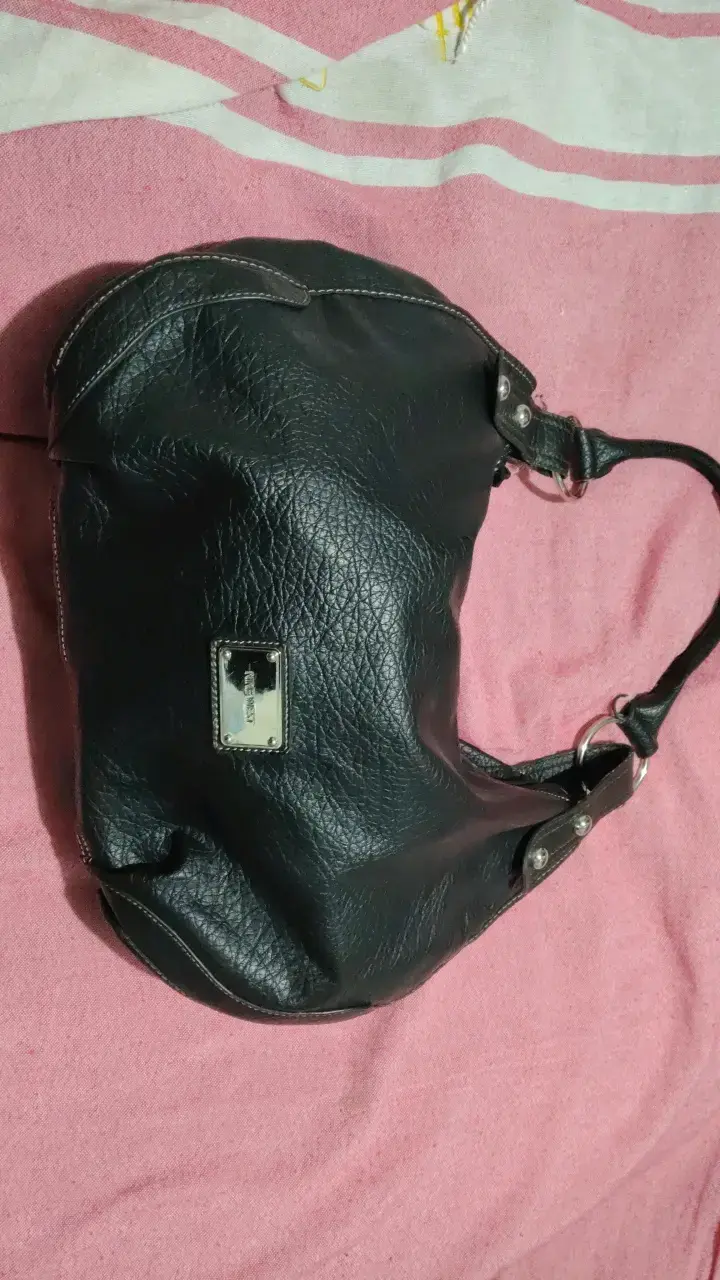 Bolso negro de cuero sintético - 4