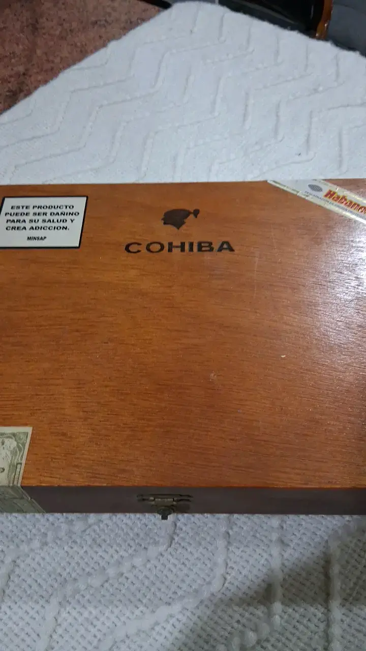 Caja de puros Cohiba de madera - 1