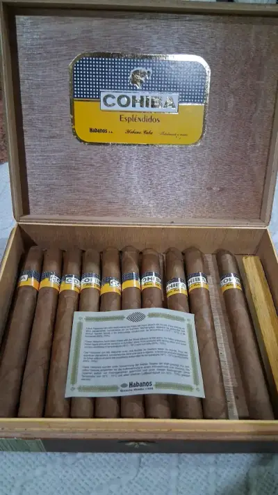 Caja de puros Cohiba de madera - miniatura 3