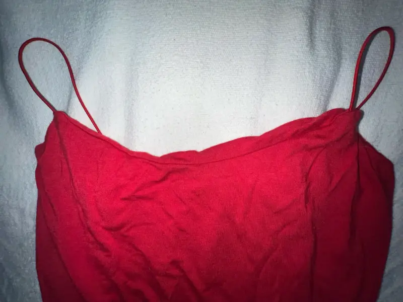 Vestido rojo ajustado de tirantes talla M - 2