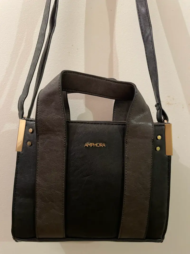 Bolso negro de cuero Amphora con correa ajustable - 2