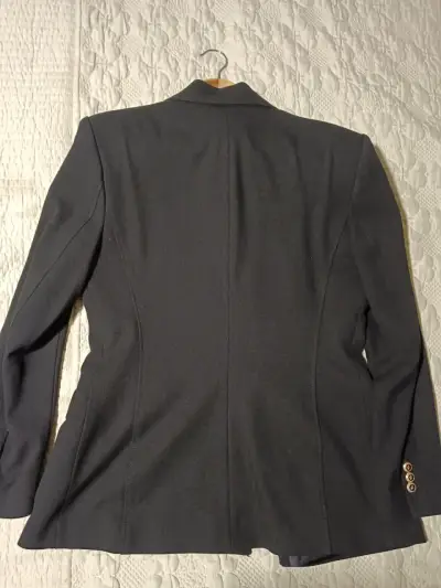 Blazer negro Zara con botones dorados - miniatura 5
