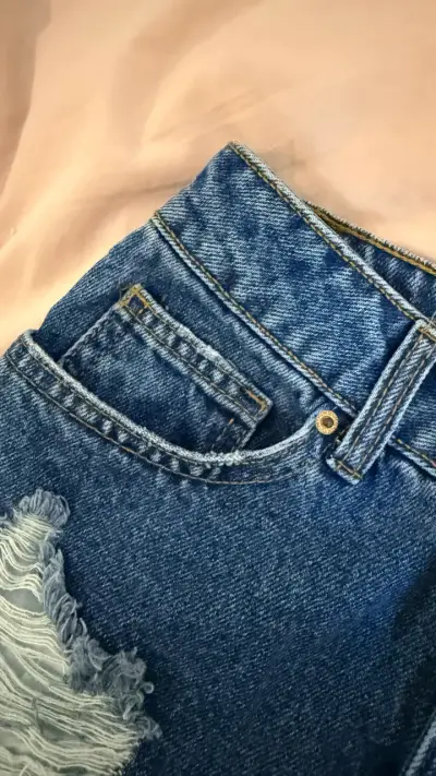Shorts Forever 21 de mezclilla desgastados - miniatura 3