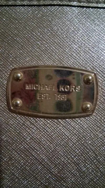 Bolso tote dorado Michael Kors elegante - miniatura 4