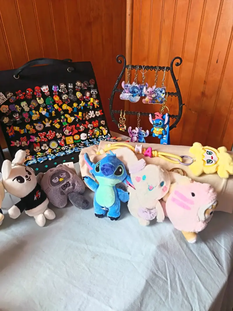 Colección de peluches variados - 2