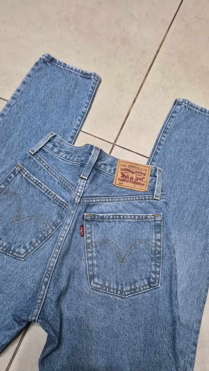 Jeans de mezclilla Levis 501 - 4