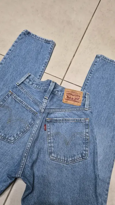 Jeans de mezclilla Levis 501 - miniatura 4